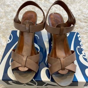 Lucky Brand Pettee Sandal - Size 8.5